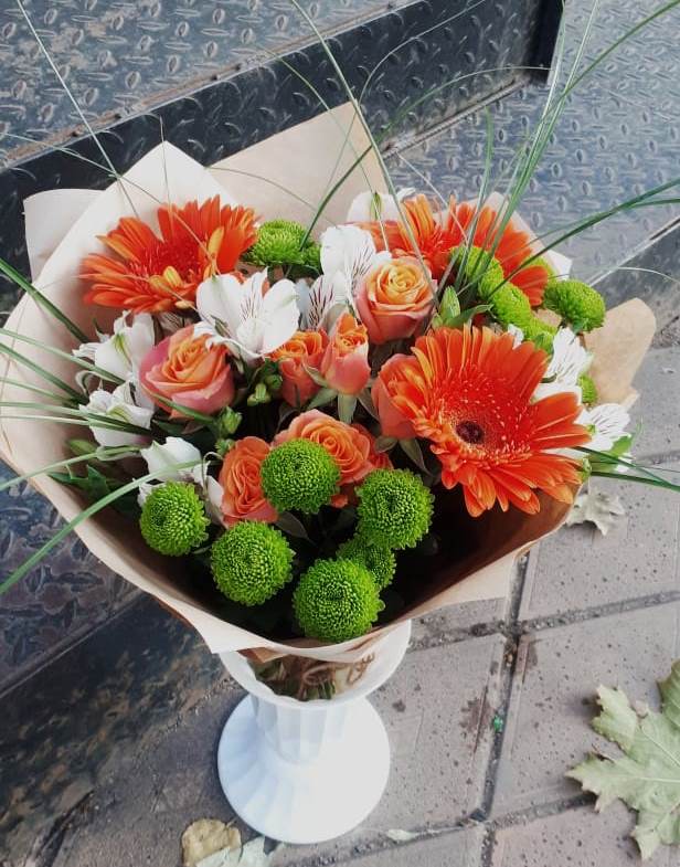 Букет цветов из: Герберы, Хризантемы, Альстромерии и Розы в Варгаши