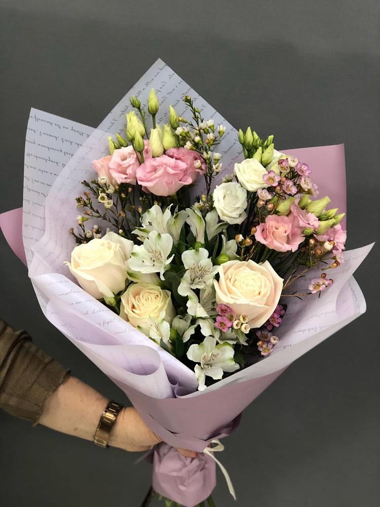 Букет цветов из: Альстромерии, Розы и Лизиантусы в Варгаши