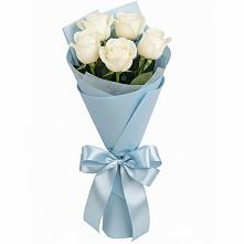 Букет 5 Белых роз Проуд в Варгаши