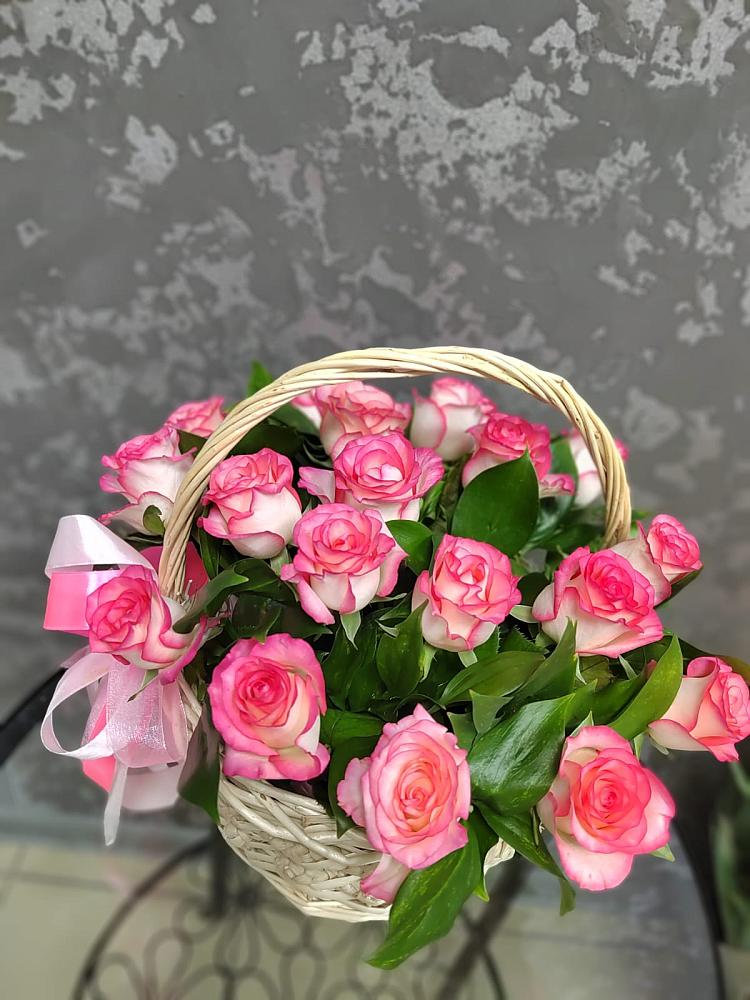 Цветочная композиция из Розы в корзине в Варгаши