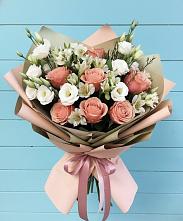 Букет цветов из:  Розы, Альстромерии и Лизиантусы в Варгаши