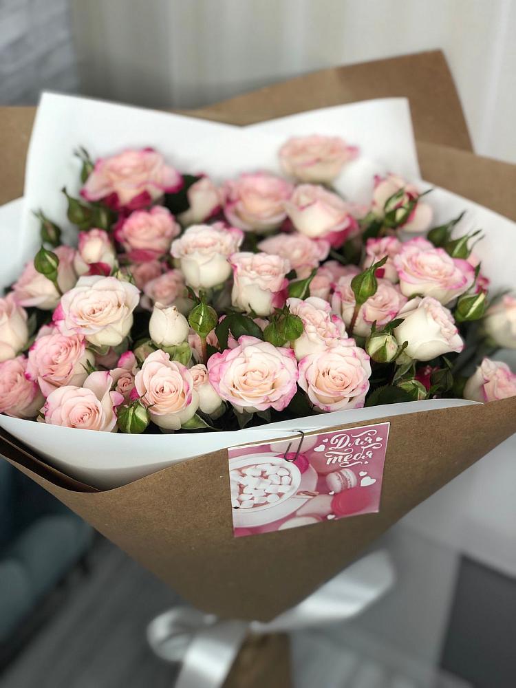 Букет цветов из: Розы в Варгаши