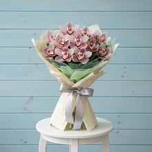 Букет цветов из:  Орхидеи и Розы в Варгаши