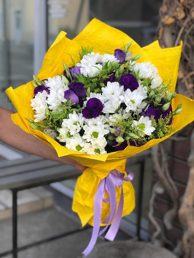 Букет цветов из: Ирисы, Хризантемы и Ромашки в Варгаши