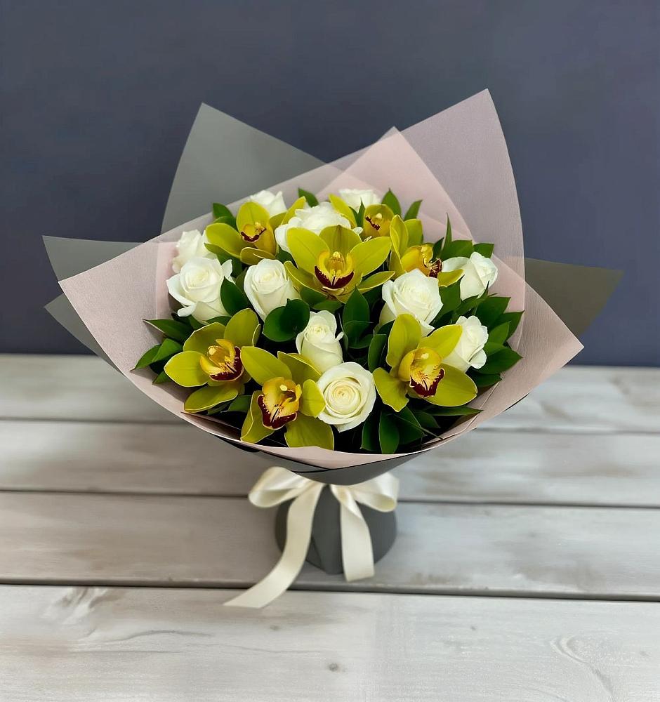 Букет цветов из: Орхидеи и Розы в Варгаши