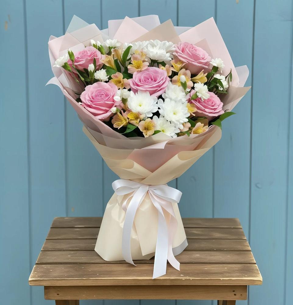 Букет цветов из: Гвоздики, Орхидеи и Розы в Варгаши