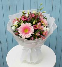 Букет цветов из:  Герберы, Альстромерии и Лизиантусы #REPLACE_PRED# Варгаши