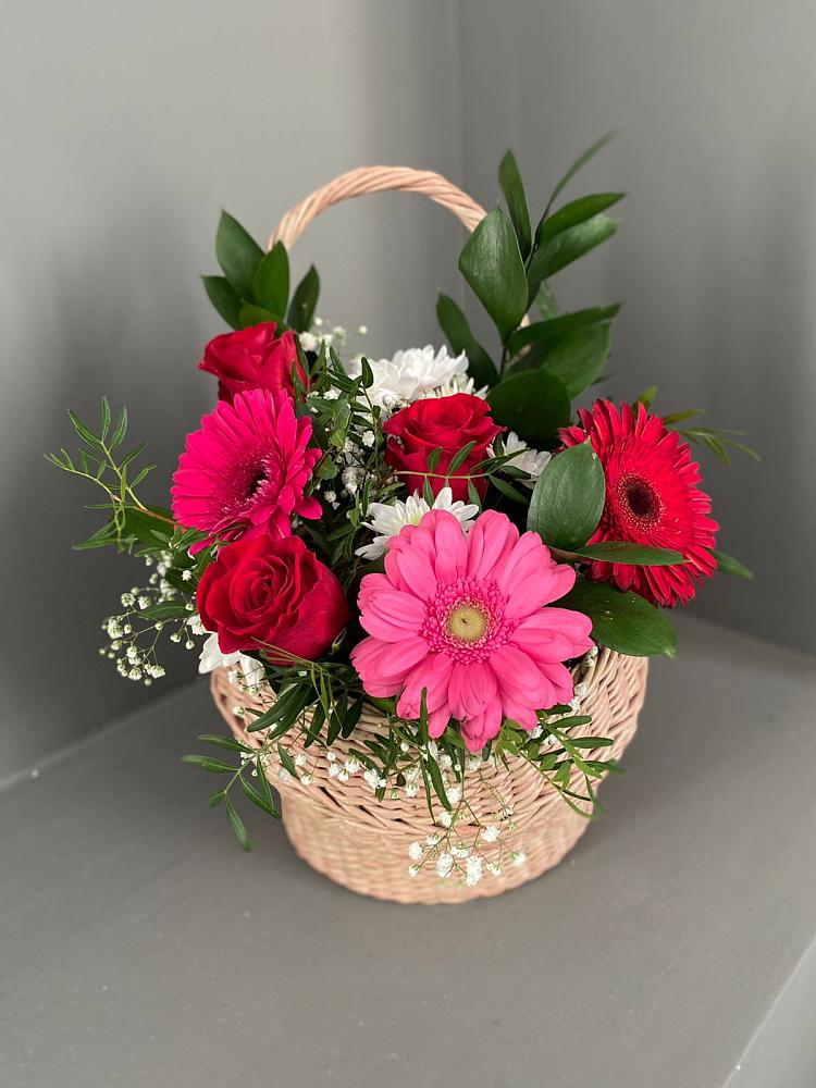 Цветочная композиция из Розы, Хризантемы и Герберы в корзине в Варгаши
