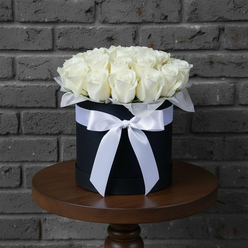 Цветочная композиция из Розы в шляпной коробке в Варгаши