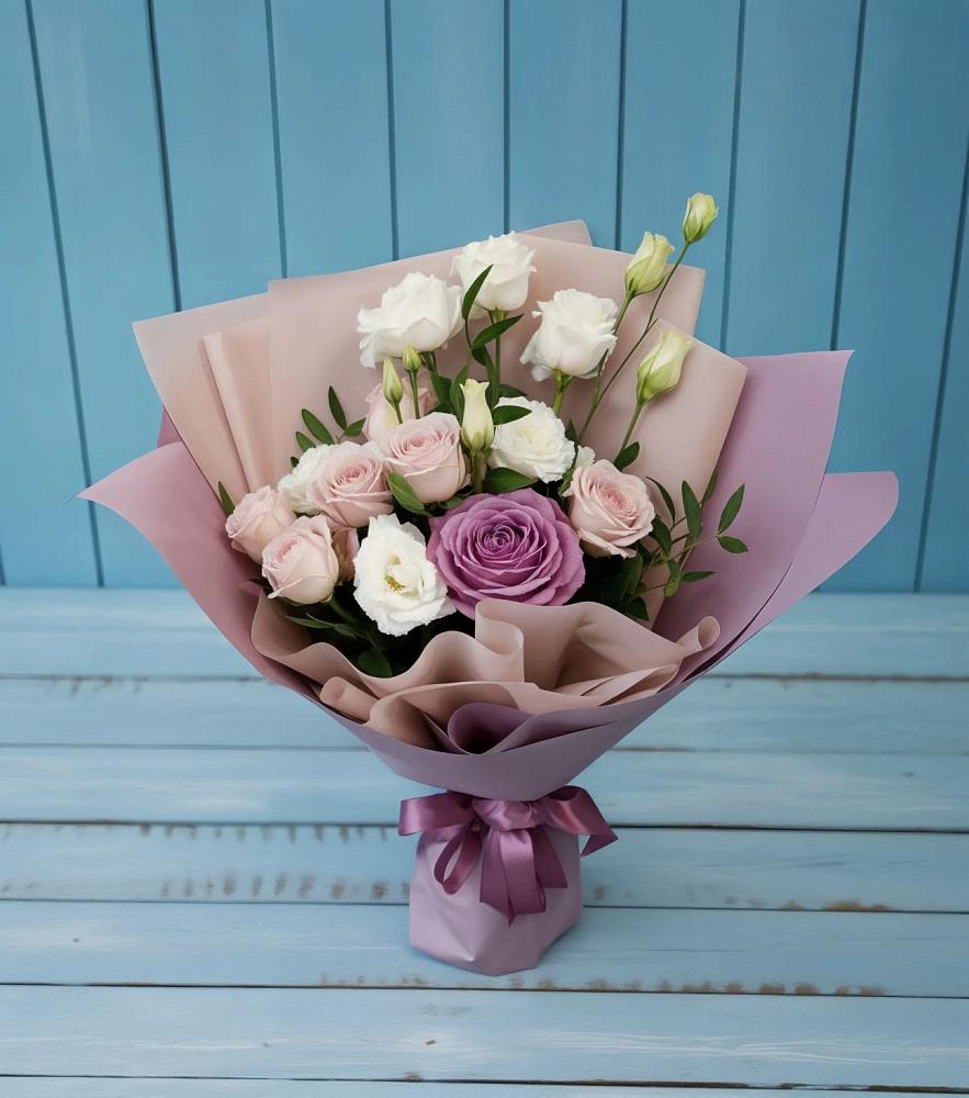 Букет цветов из: Розы и Лизиантусы в Варгаши